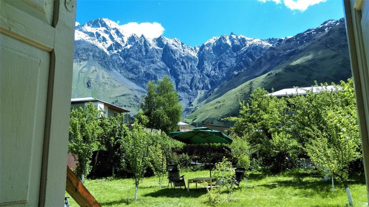 Kazbegi Green Yard Hotel Bagian luar foto